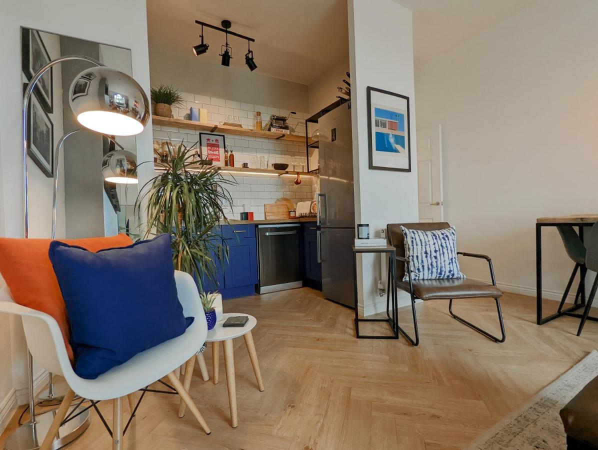 Spacious, Mid-Century 1 Bedroom Apartment Quedgeley Exterior foto